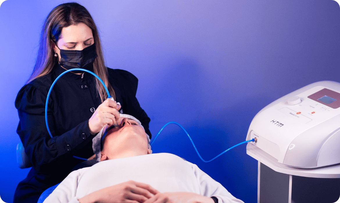 Melhores equipamentos para tratamento de acne na estética
